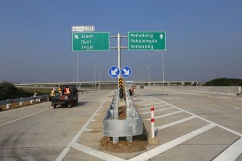 Kawasan jalur tol Trans Jawa.