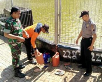 Sejumlah Petugas TNI/Polri di Kecamatan Pracimantoro, Kabupaten Wonogiri saat melakukan proses evakuasi jenazah di sekitar lokasi ditemukannya sesosok jasad yang diketahui seorang petani. Foto/Istimewa
