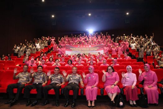 Polwan Polda Jateng Nobar