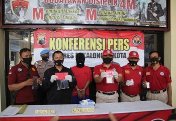 Tersangka narkoba saat diamankan Polisi