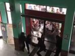 Perusakan di RSUD Brebes Perusakan di RSUD Brebes