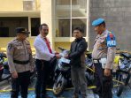 Polrestabes kembalikan motor curian