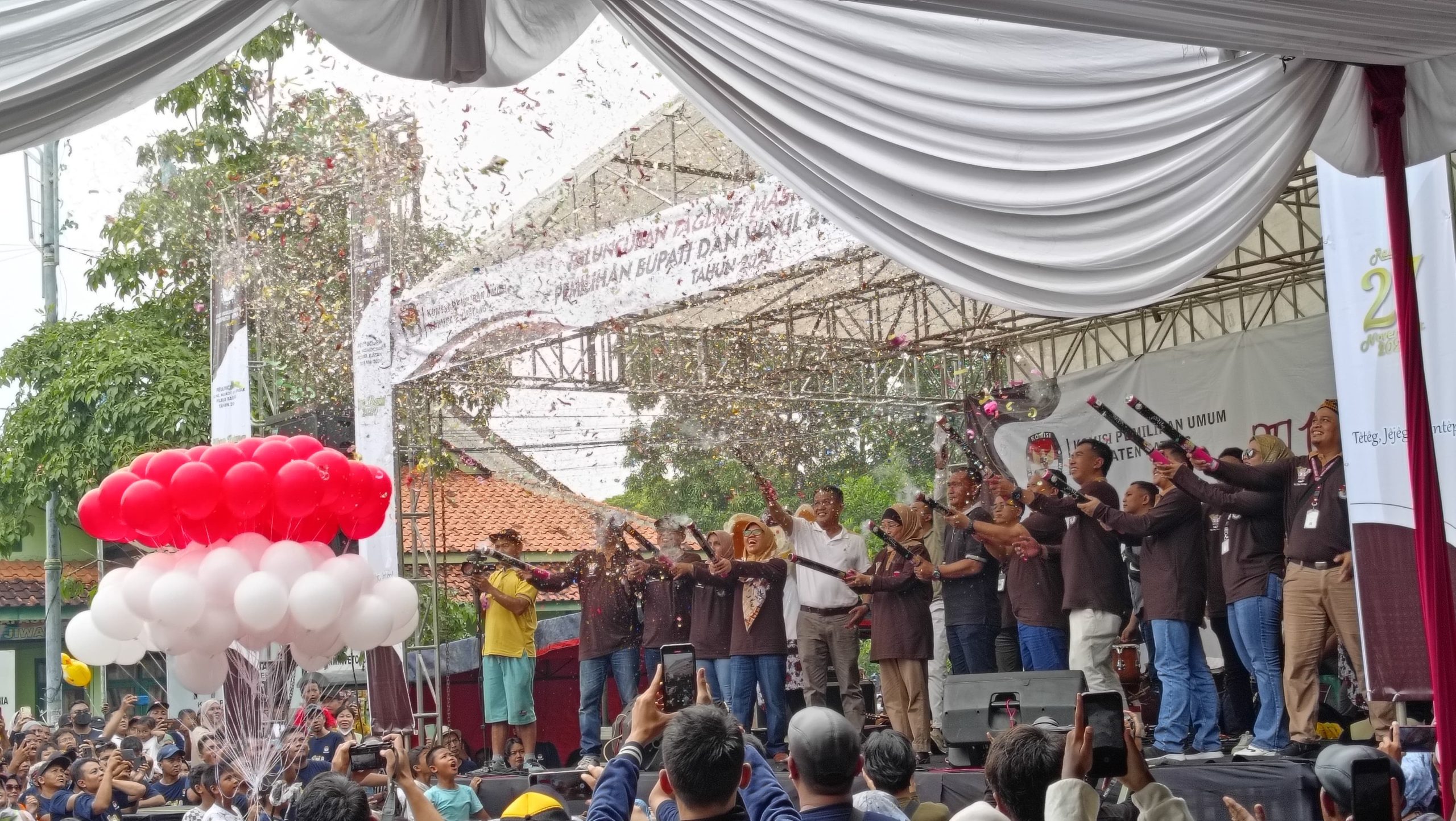Komisi Pemilihan Umum (KPU) Kabupaten Batang resmi memperkenalkan maskot, tagline, dan jingle untuk Pilkada 2024.
