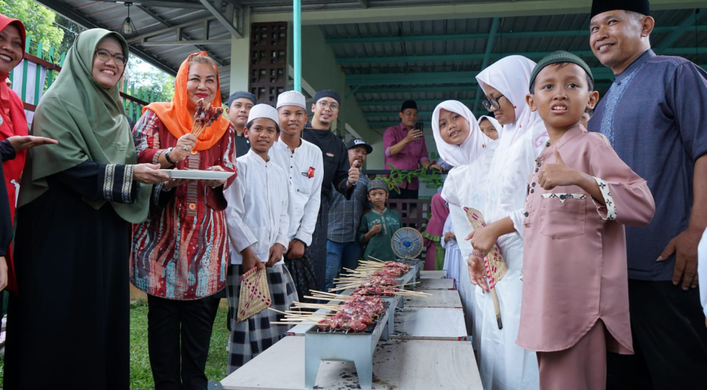 wali kota semarang nyate bareng akan yatim gunungpati