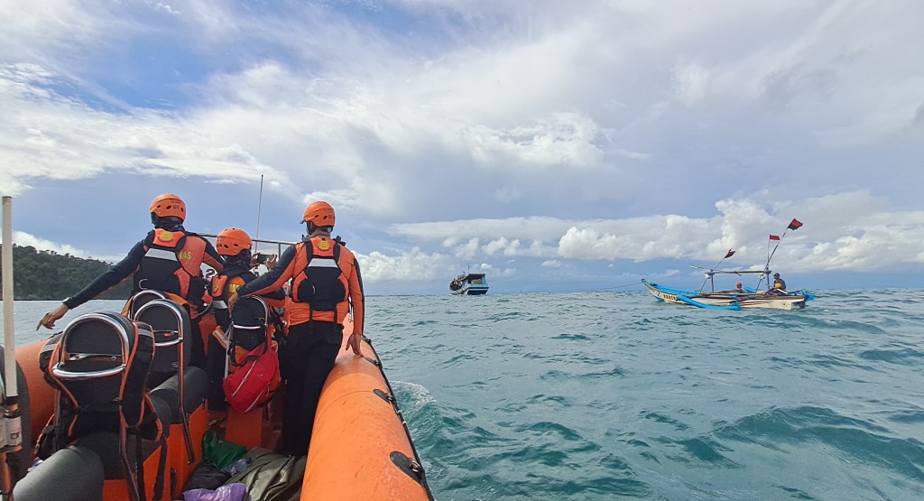 nelayan cilacap ditemukan selamat