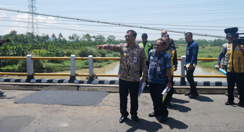 Perbaikan jalan di Jateng untuk sambut Lebaran