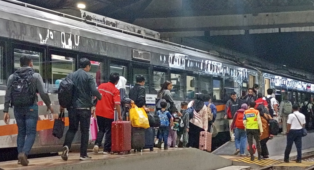 KAI Daop 4 Semarang antisipasi libur Waisak