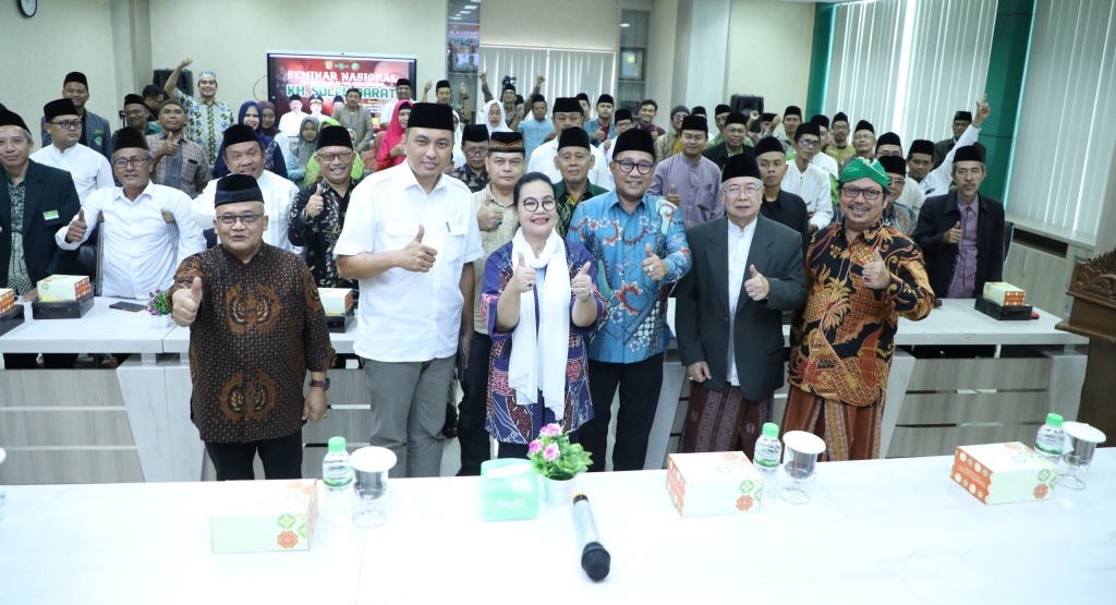 Seminar Nasional Pengusulan Gelar Pahlawan Nasional KH Sholeh Darat di kampus Universitas Wahid Hasyim, Semarang, Sabtu (10/5)