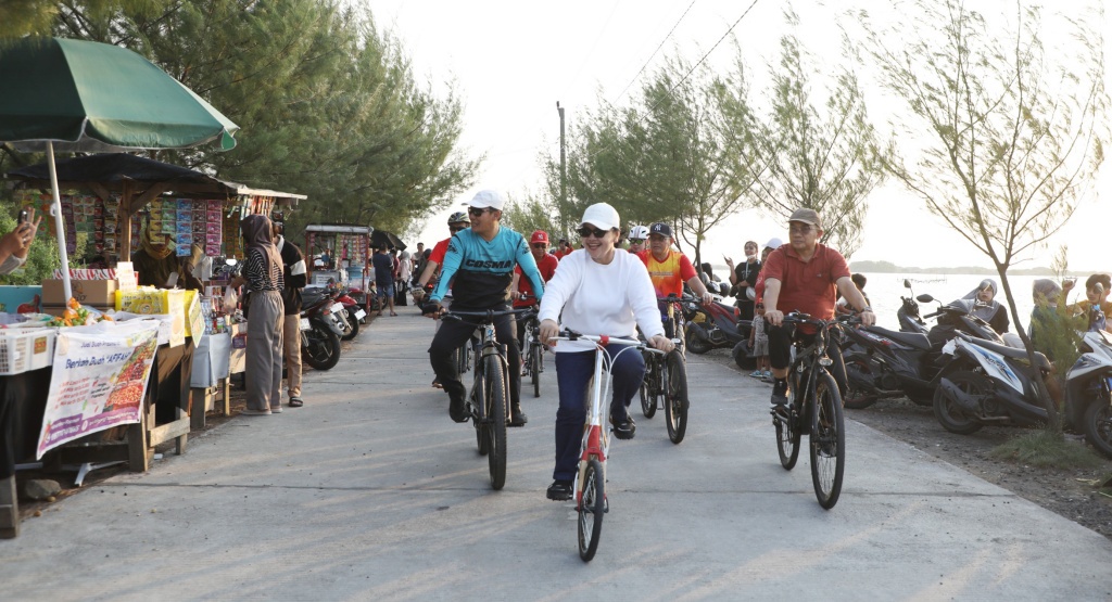 Pantai Mangunharjo Semarang