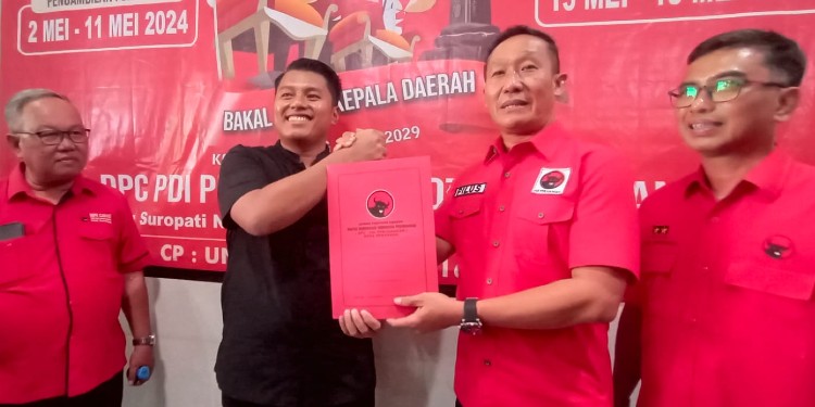 ade bhakti nyalon wawali di PDIP semarang