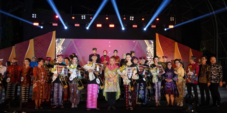 denok kenang pariwisata semarang