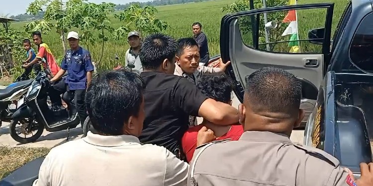 ayah pembunuhan bayi pekalongan