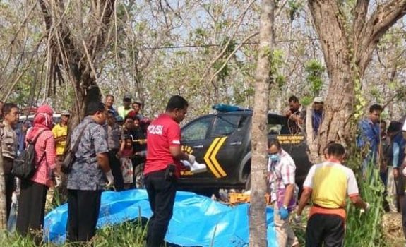 wanita dibakar di blora